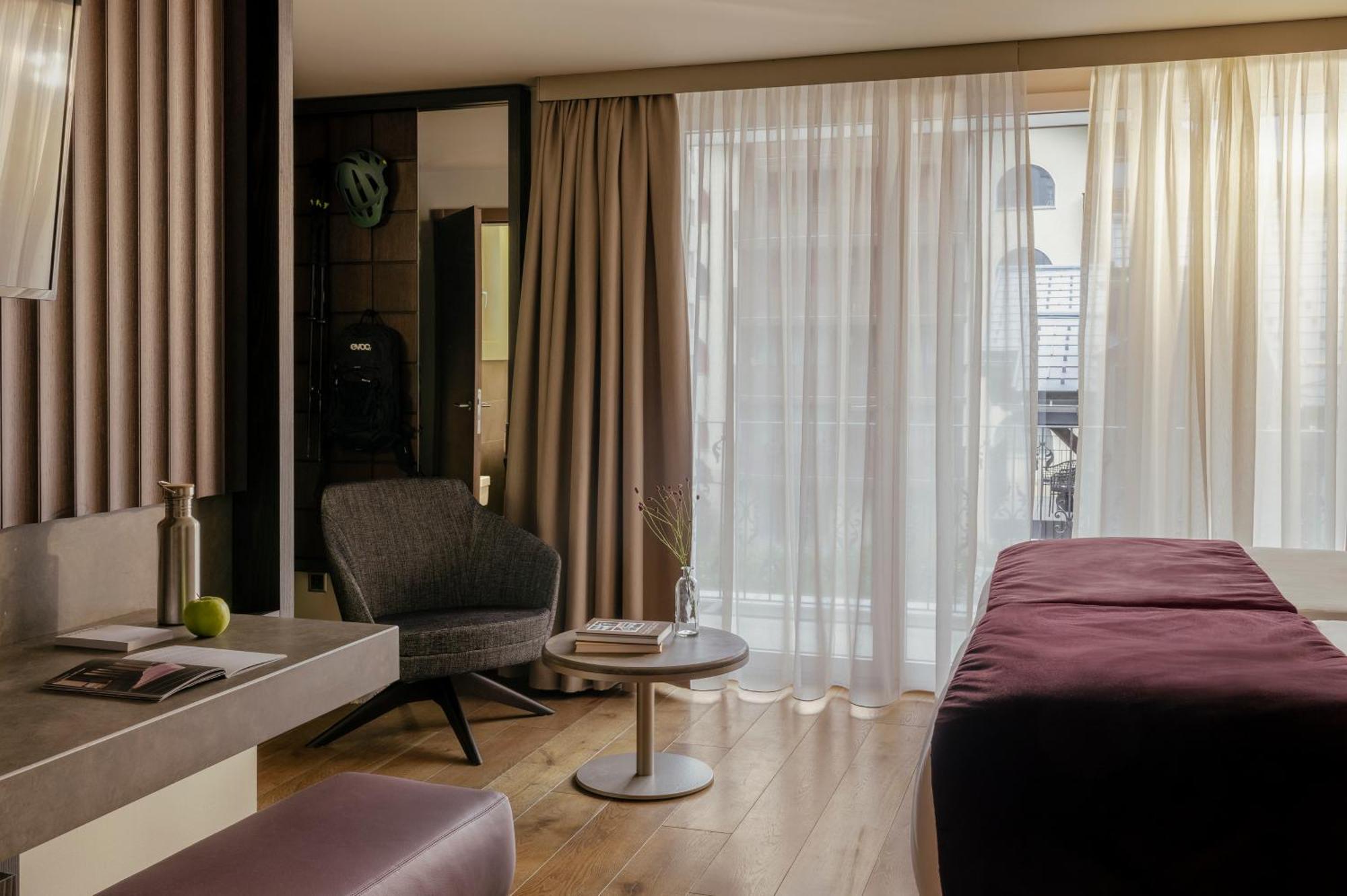 Schloss Zermatt - Cbd & Adaptogenic Spa And Sport Hotel Esterno foto