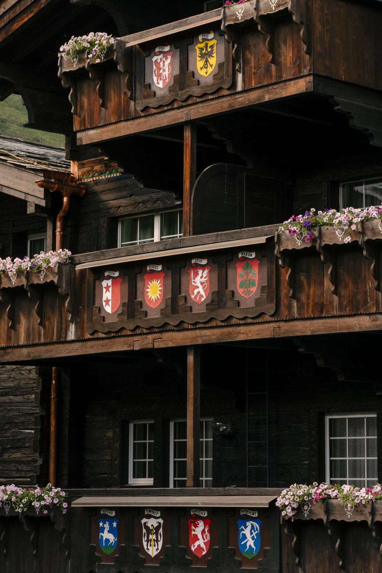 Schloss Zermatt - Cbd & Adaptogenic Spa And Sport Hotel Esterno foto