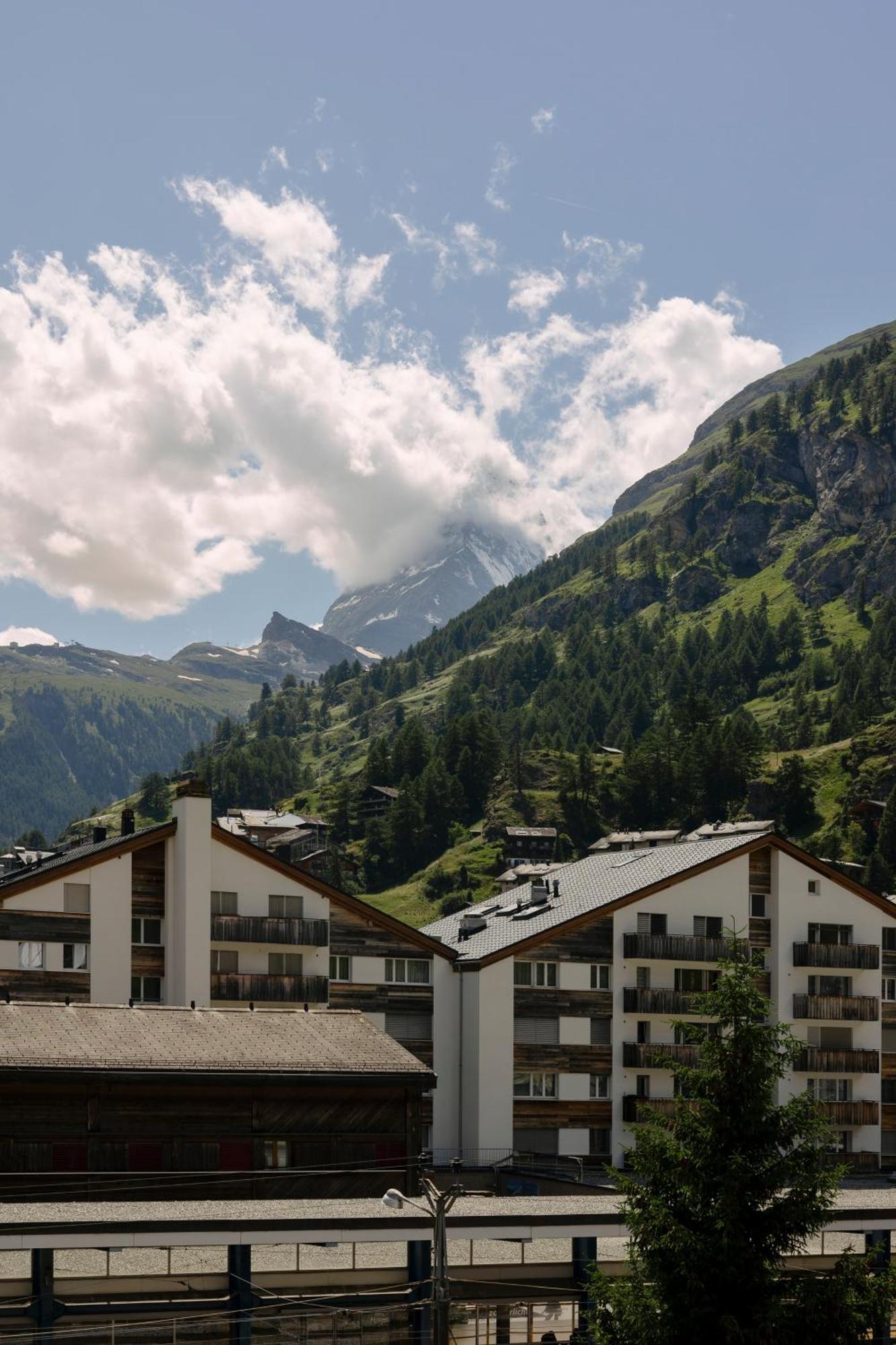 Schloss Zermatt - Cbd & Adaptogenic Spa And Sport Hotel Esterno foto