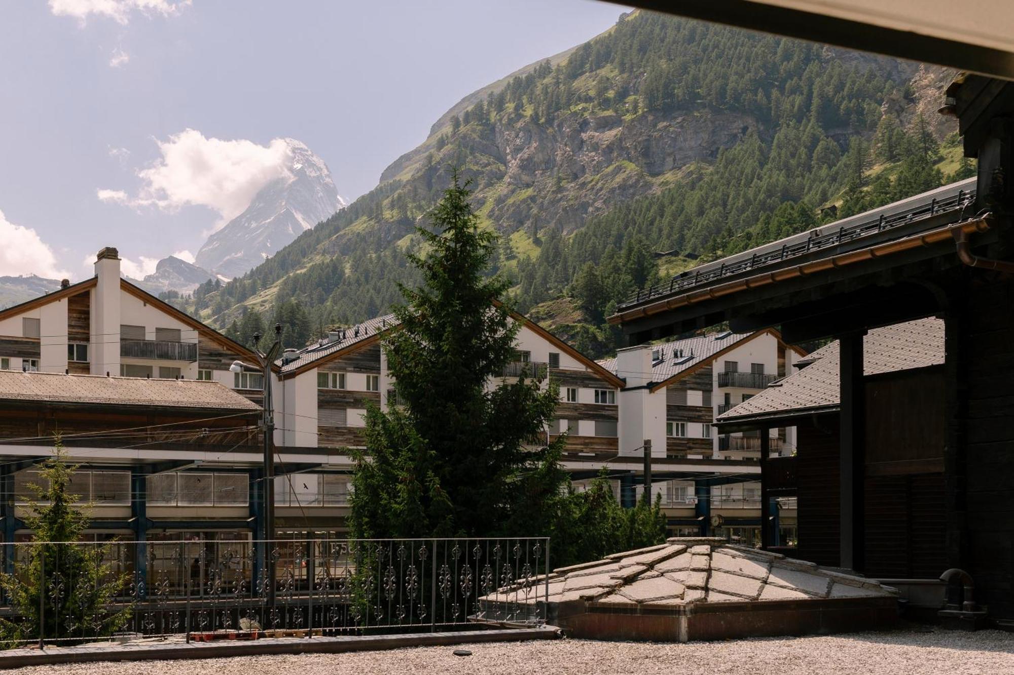 Schloss Zermatt - Cbd & Adaptogenic Spa And Sport Hotel Esterno foto