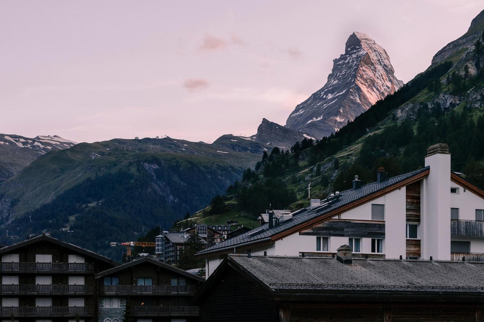 Schloss Zermatt - Cbd & Adaptogenic Spa And Sport Hotel Esterno foto